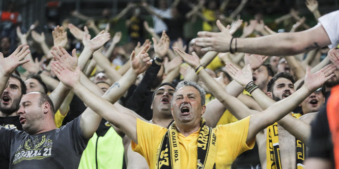 Az AEK Athént is pontlevonással büntetik