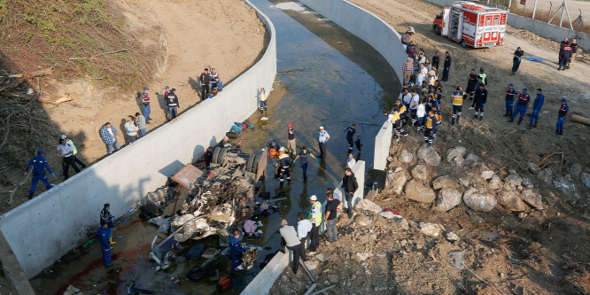 Csatornába zuhant és meghalt 19 migráns Törökországban