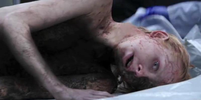 Meghalt az ördögűzés közben, de a hullaházban feltámadt - videó
