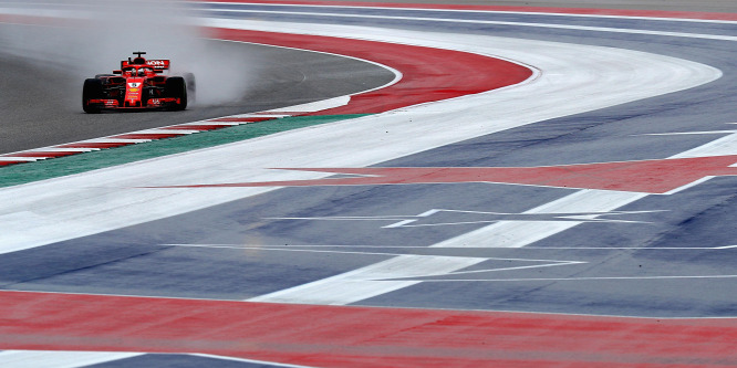 Több pilóta is kiállt a megbüntetett Vettel mellett