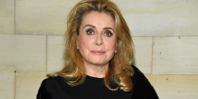 Rosszul lett a forgatáson Catherine Deneuve színészn - azonnal megkezdték a kezelését