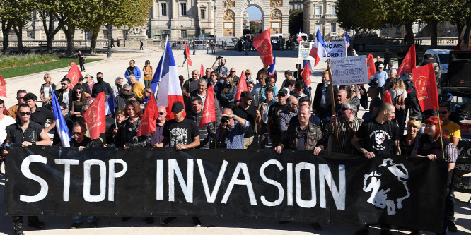 Párizs mellett a francia vidéken is kiskorú migránsbandák garázdálkodnak