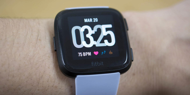 Az Apple nyakában lohol a Fitbit