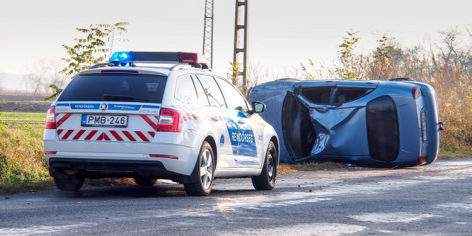 Rengeteg baleset történt egy óra alatt az esős utakon