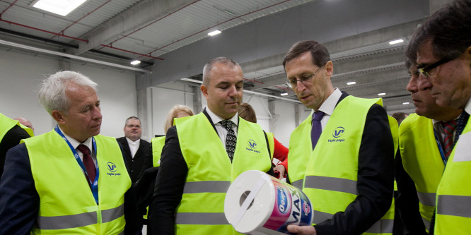 Megnyílt a legmodernebb magyar papírgyár