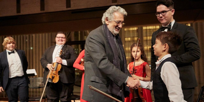 New Yorkban koncerteztek a Virtuózok - Plácido Domingo is megnézte a kedvenceit