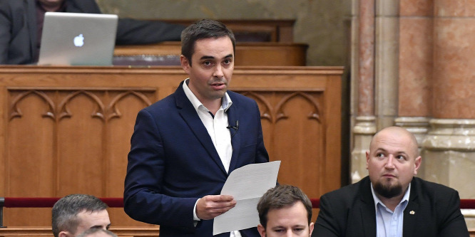 Beismerte a Jobbik alelnöke, hogy prostitúciós jelleggel alkalmaztak gyakornokokat