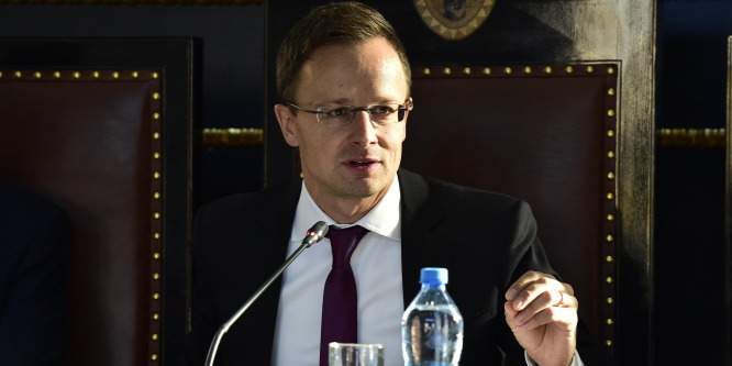 Szijjártó Péter: Folyamatos a kapcsolattartás a KMKSZ-szel