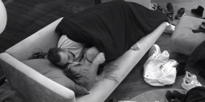 Ezért a pornográf videóért kell milliókat fizetnie az RTL Klubnak (18+)