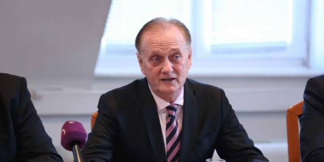 Soroksár ex-SZDSZ-es polgármestere megvédte a börtönnel fenyegetőző bizalmasát