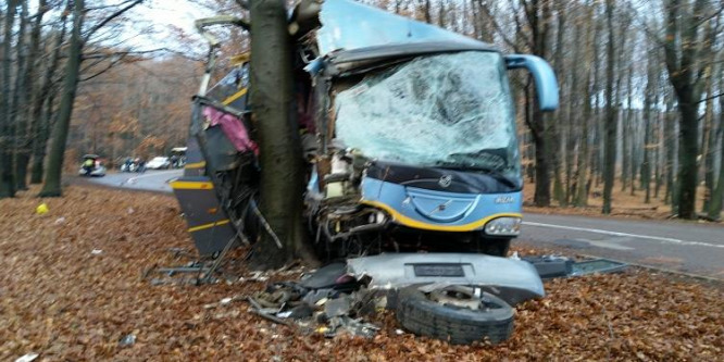 Elhagyták a kórházat a mátraházi buszbaleset sérültjei