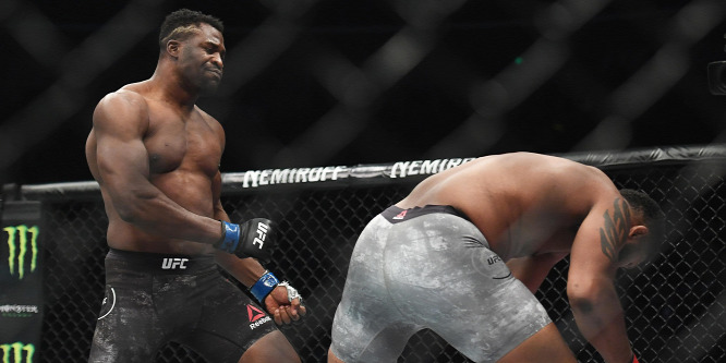 UFC: brutális kiütés, 44 másodpercig tartott a főmeccs - videó