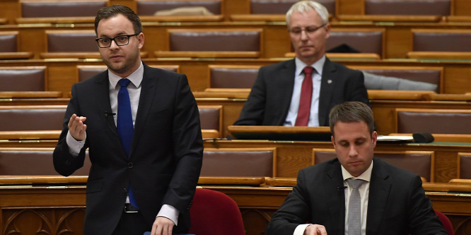 A leépítés teremtette meg a 30 százalékos béremelés feltételeit a közigazgatásban