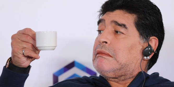 Gyomorvérzés miatt kórházba került Maradona