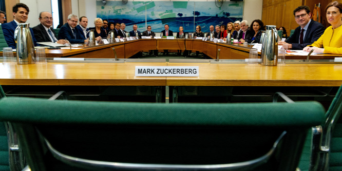 Zuckerberg helyett egy macska ment el a meghallgatásra