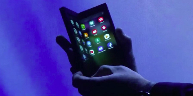 Az összehajtható mobilokra is készül a Gorilla Glass