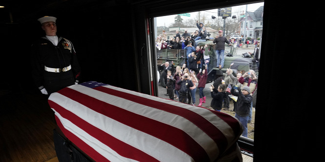 Örök nyugalomra helyezték a néhai George H.W. Bush elnököt