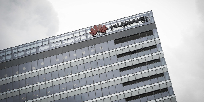 Távközlési óriáscégek és a szlovák kormányf is kiállt a Huawei mellett