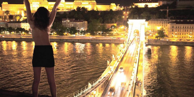 Budapest is megihlette a piramison szexelő párt
