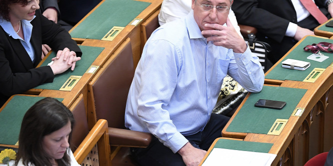 Szél Bernadett már Gyurcsány szakértője