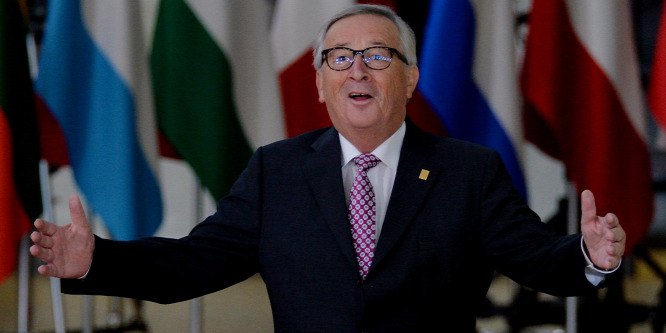 Juncker újabb botránya: majdnem felgyújtott három politikust - videó