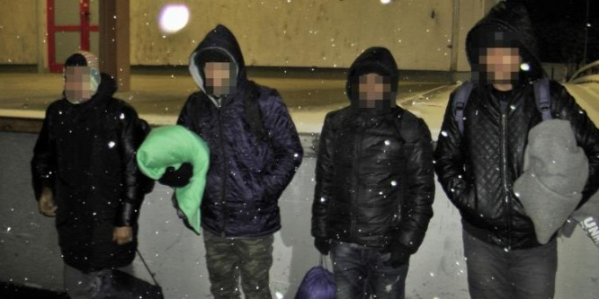 Kamionban fogtak migránsokat a magyar határnál