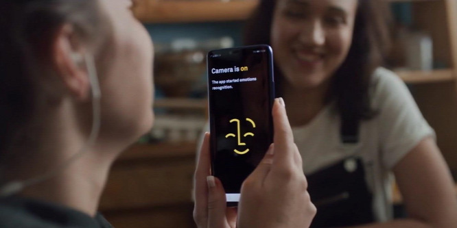 Látássérülteken segít a Huawei mobilappja