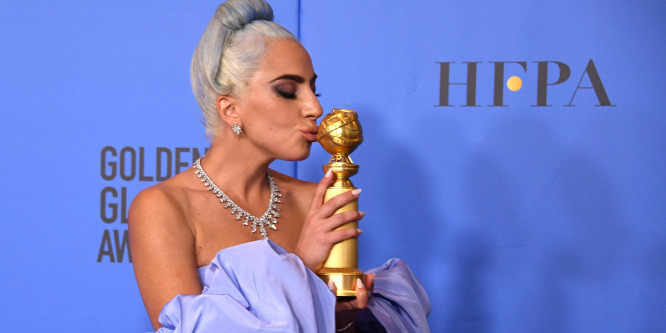 Egy bennfentes szerint Lady Gaga felbontotta az eljegyzését