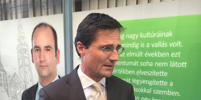 Csúnyán felsült a Jobbik frakcióvezetje