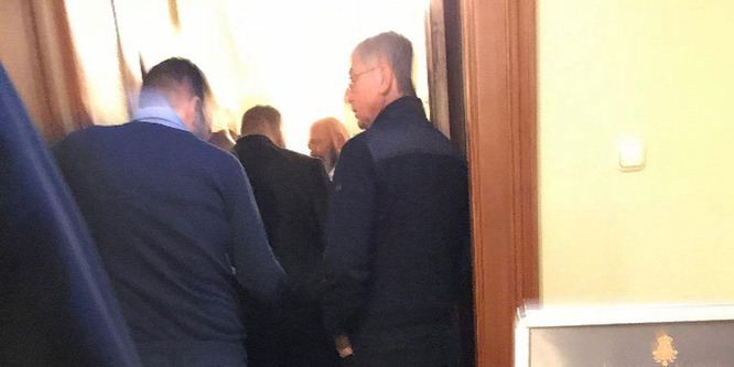 Gyurcsány sorban áll a 780 forintos menüért a parlamenti menzán