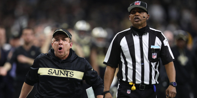 Vak bírók miatt nem játszhat egymással a két legjobb a SuperBowlban - videó