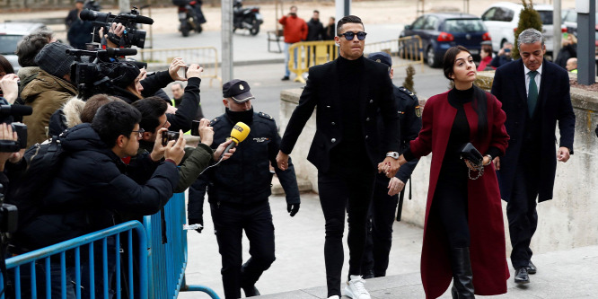 Súlyos büntetést kapott Cristiano Ronaldo az adóhatóságtól