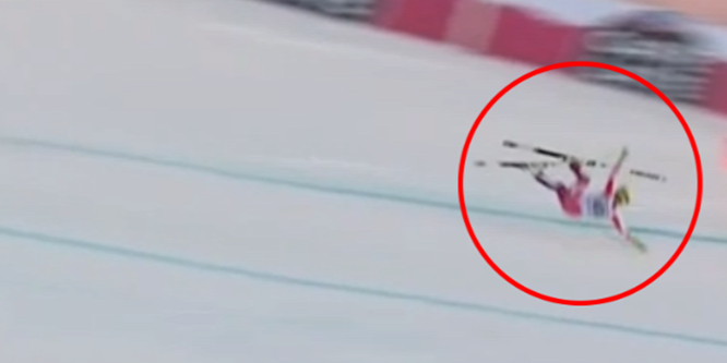 Elképesztő nagyot bukott 130 km/h-s sebességnél a síző - videó