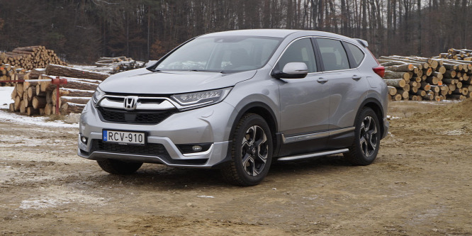 Hétüléses SUV dízelmotor nélkül, már a Honda is megtette - Honda CR-V 1.5 Turbo teszt