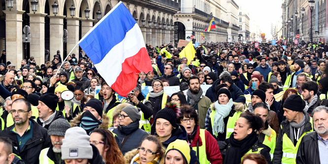 Elszabadultak az energiaárak Franciaországban, benzinutalványokat kell bevezetni