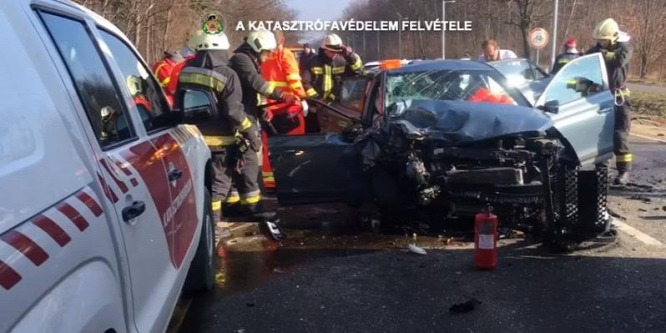 Két ember halt meg a 7-es főúton történt balesetben