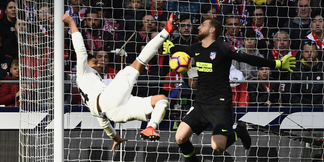 Nagy bejelentést tett sztárkapusáról a madridi focicsapat