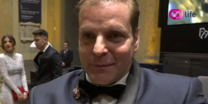 Kajdi Csaba tükröt állít a celebeknek?