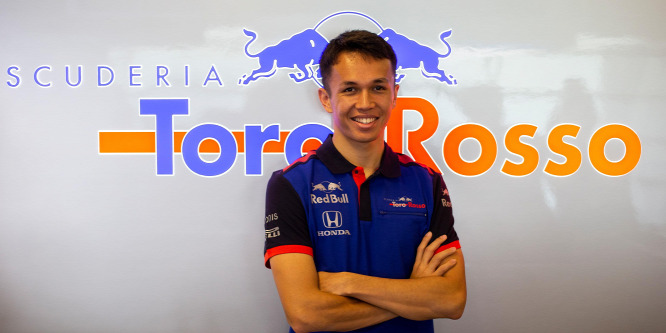 Először vezethetett F1-es autót a Toro Rosso újonca
