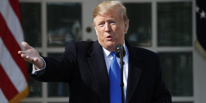 Donald Trump vétózott: marad a rendkívüli állapot