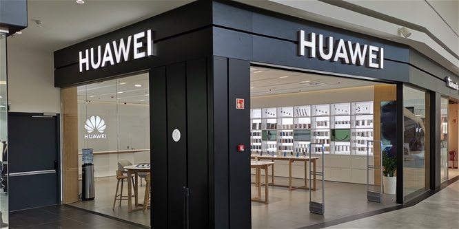 Megnyílt a Huawei élmény alapú magyar üzlete