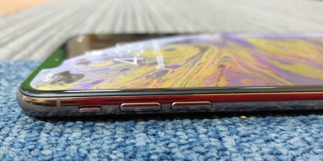 Közelednek a piros iPhone XS modellek