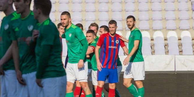 A Fradi korábbi focistája megkérte a barátnője kezét - videó