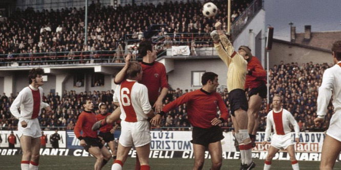 Kikukkantottak a Vasfüggöny mögül: a nagyszombati futballcsoda