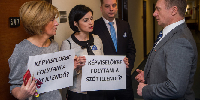 Egy igazi szilveszteri hősnő: Kunhalmi Ágnes útja az ajtófutástól az MSZP társelnökségéig