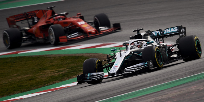 Hamilton: A Ferrari nagyon erősnek tűnik