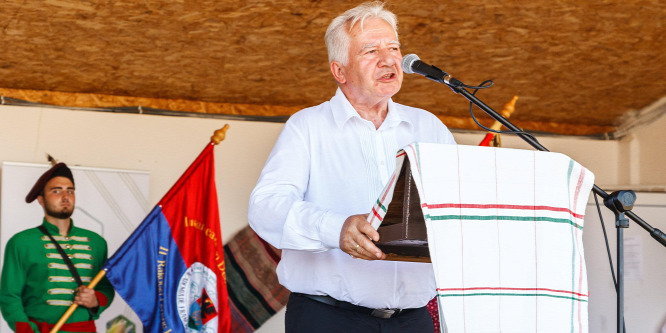 Jakab István: Igen komoly aszálykárokat szenved el az ország
