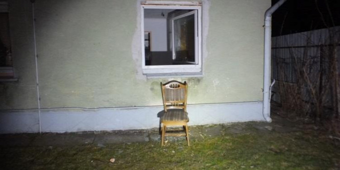 Fürdőszobában bújt el a betörő
