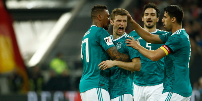 Német-holland Eb-selejtező, Forma-1 és öttusa is a pénteki kínálatban