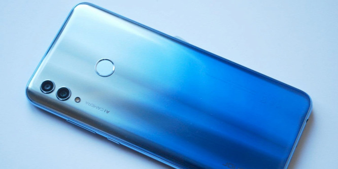 Százezer alatt veri a mezőnyt a Honor új telefonja